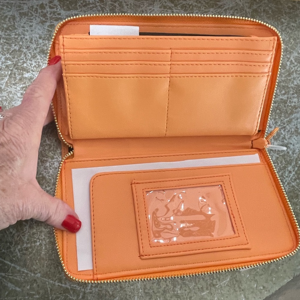 Betsey Johnson 2024 “ELECTRIC ORANGE” MANY SKULLS “ WRISTLET /WALLET - Picture 7 of 8